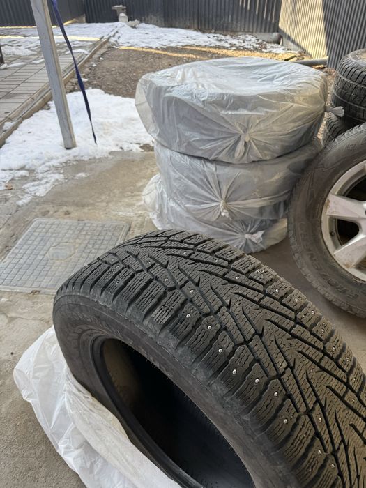 Продается Шины 18 размер зимний
