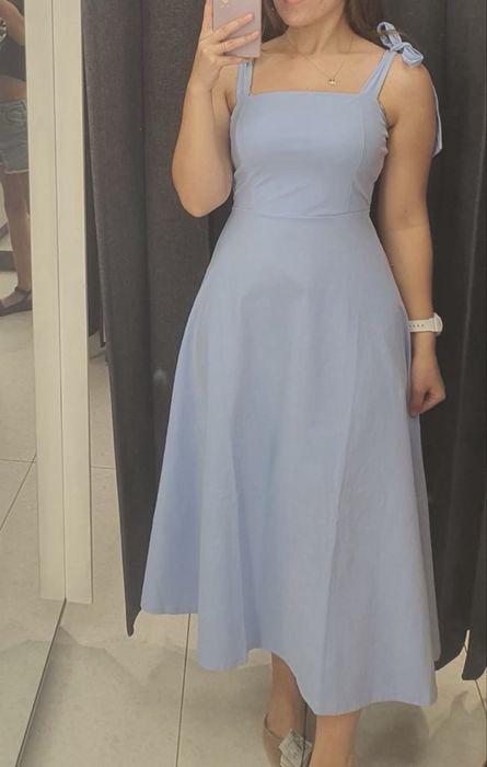 Дамска рокля в синьо