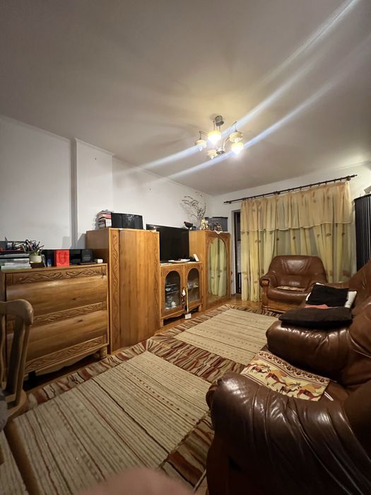 Apartament 3 camere decomandat, 2 băi, 2 balcoane, ultracentral – Strada Victoriei, Târgu Jiu