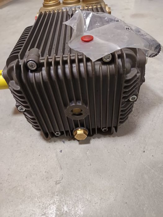 Помпа 30 литра в минута IPC PP 7502