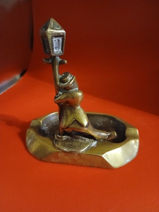 Scrumieră din bronz