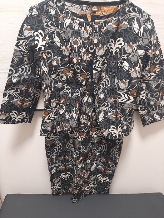 Всичко по 20 лв...Дамски костюми, поли