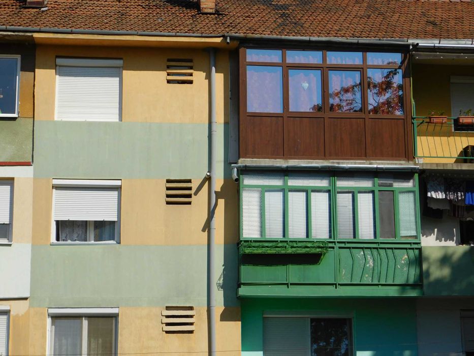 vand apart. 3 camere decomandat,et.1,central,negociabil !