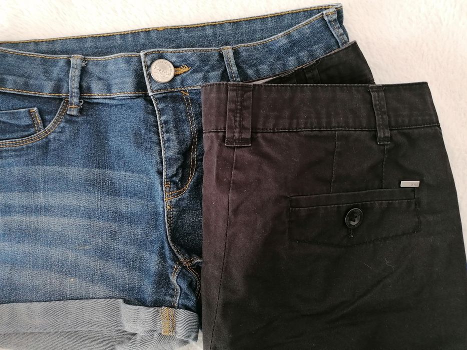 Pantaloni și blugi scurți marimea S
