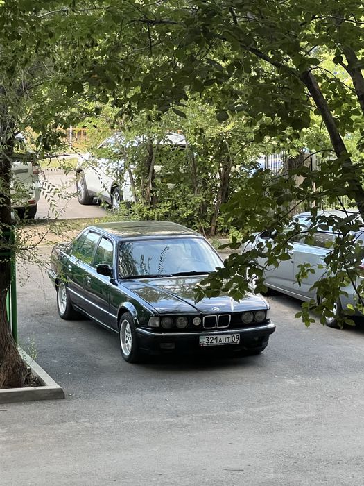 BMW 730i E32 1991 — ретро автомобиль на мероприятия