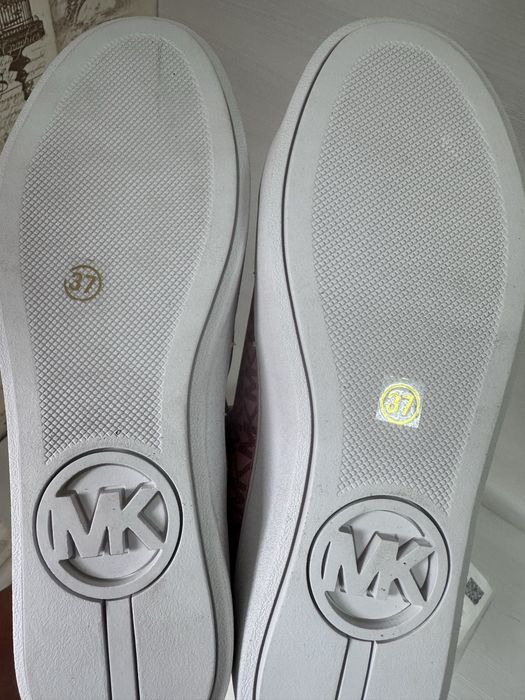 Продам женские кеды