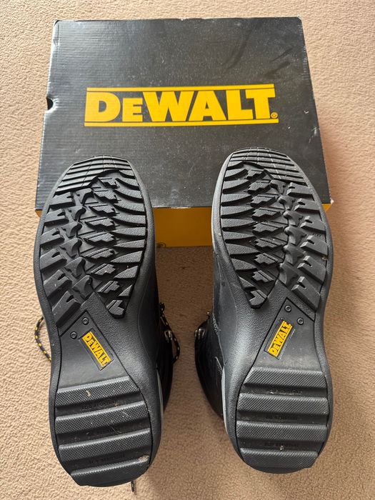 Dewalt работни обувки 43