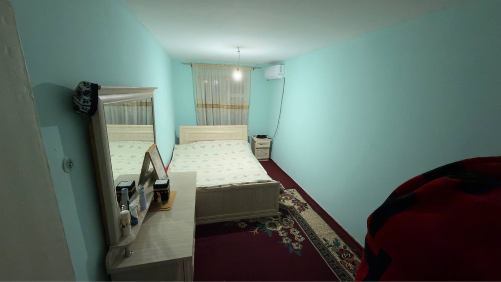 Теннисный корт 3 хонали 2-этаж сквозной уй сотилади