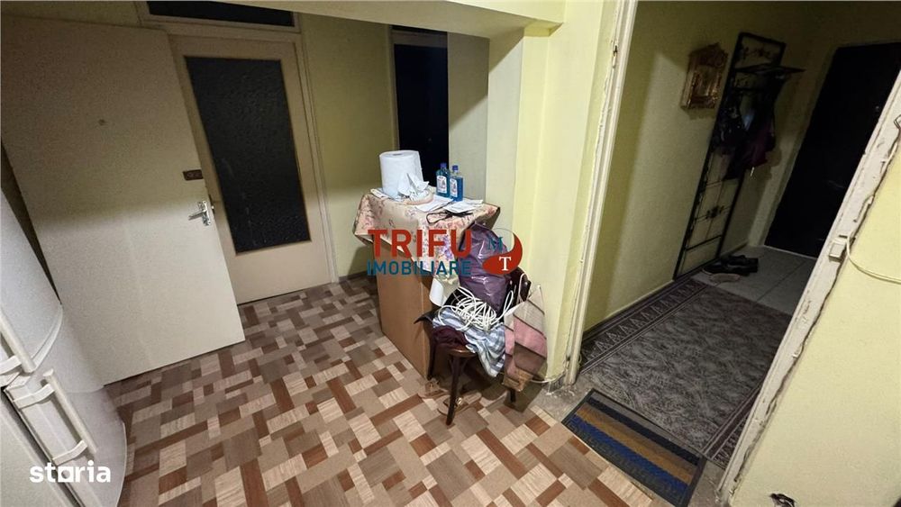 Apartament 4 camere etaj 3, decomandat, zona M-uri