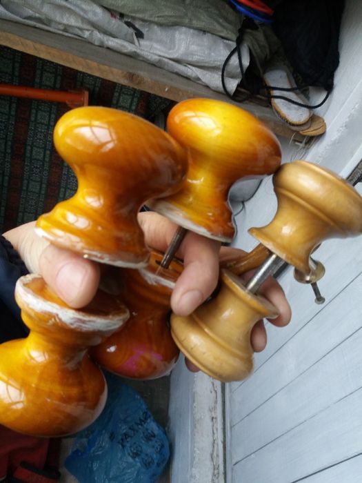 Продам дверные ручки деревянные