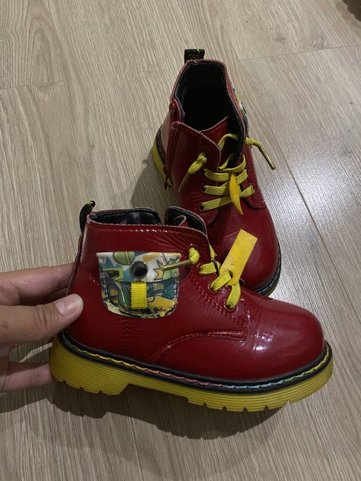 Ботинки кроссовки сандали детские