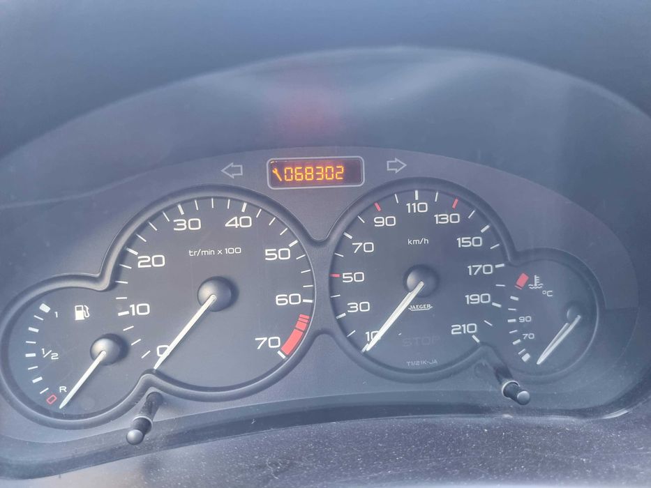 Vând Peugeot 206 – UNIC PROPRIETAR/achizitionata din reprezentanta RO