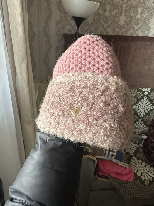 Продам шапку розовую