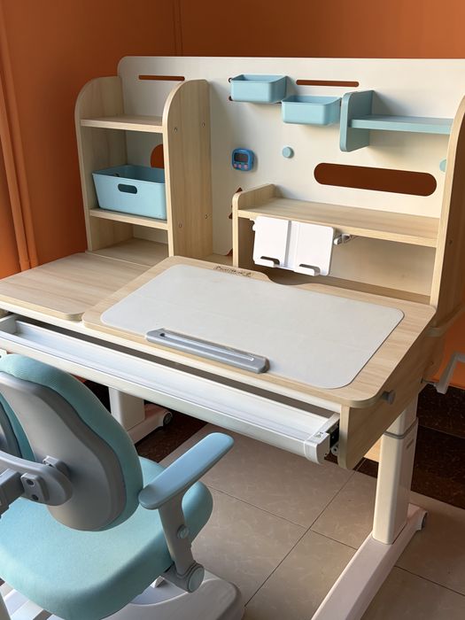 Bolalar uchun ergonomik parta va stul komplekti
