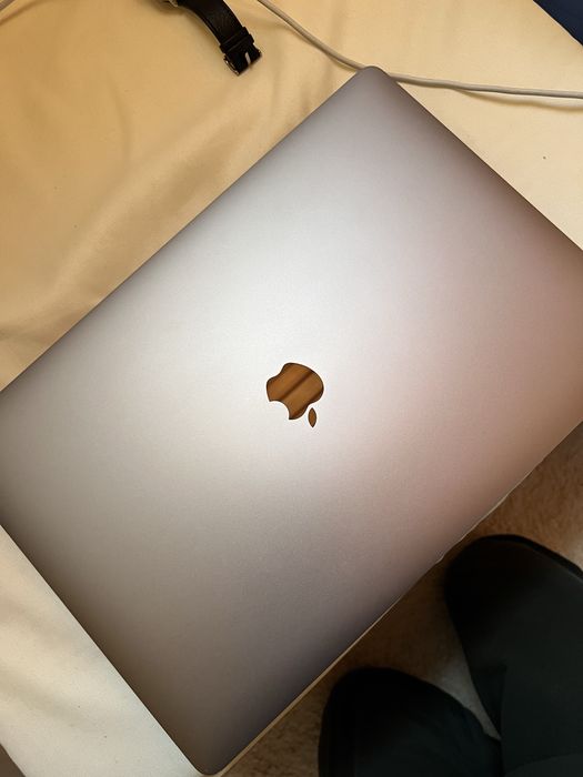 Macbook Pro 16” 2019 Intel - 16gb/512GB - space gray impecabil