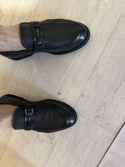 Продам обувь. Размер 42.