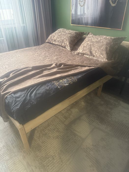 Продам кровать 2-х спальную вместе с матрасом