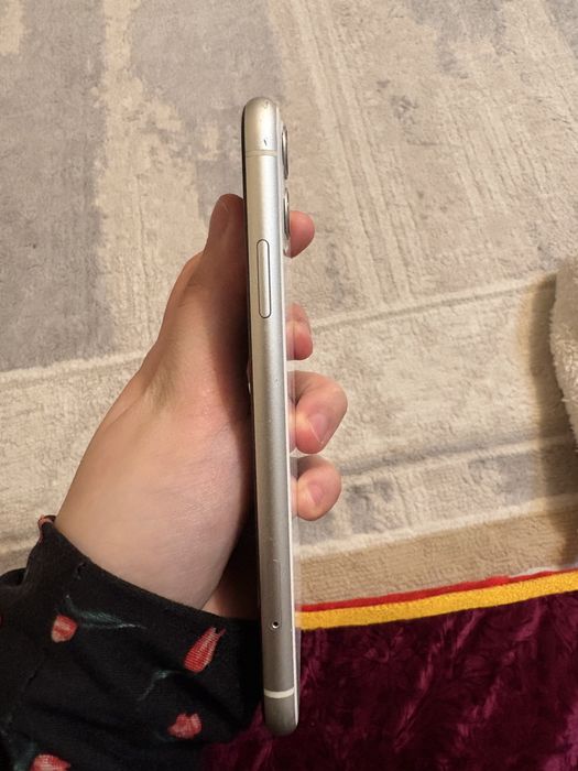 Айфон 11 продаюю