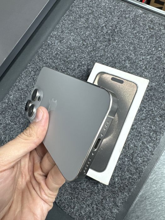 Iphone 15 pro 256gb 89% battare