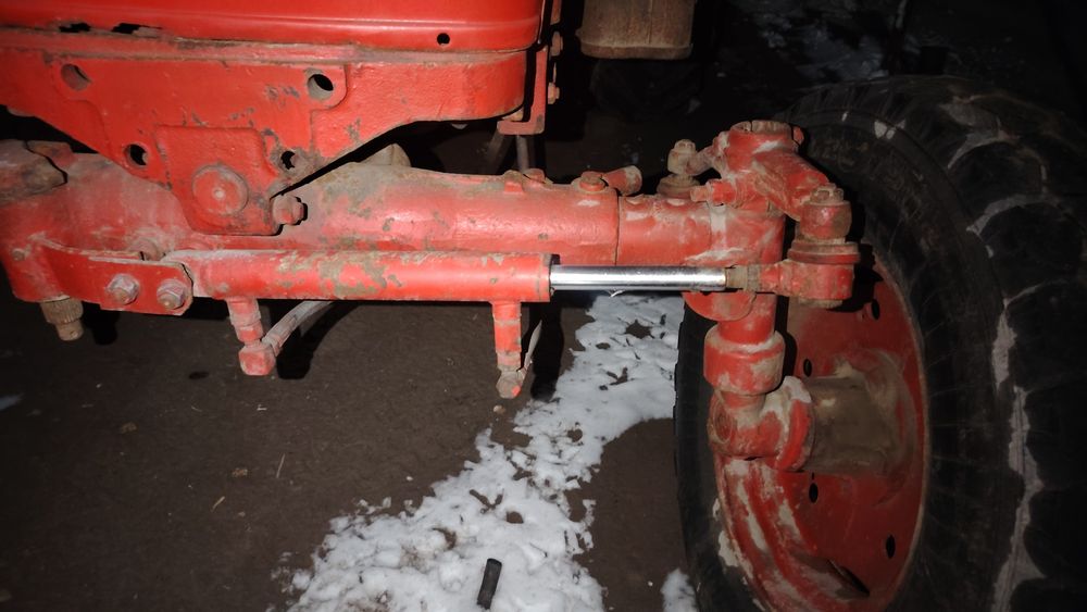 Yumzi traqtor sotiladi