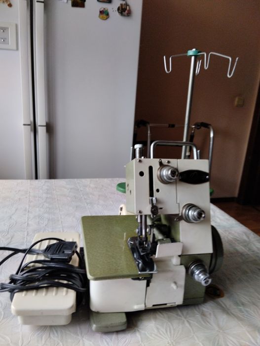 Оверлок Китай трехниточный