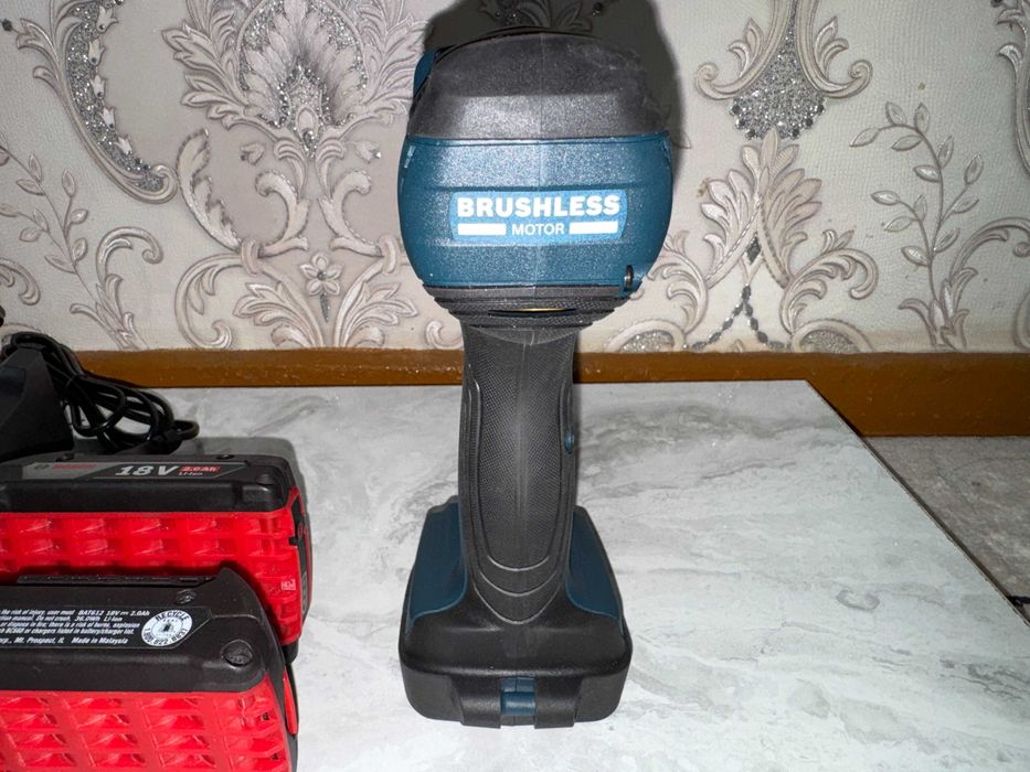 Аккумуляторный Гайковерт Bosch GDX18V-1800 (GDX 18v-200C)