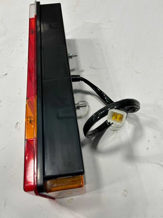 Фонарь задний правый универсальный 56464