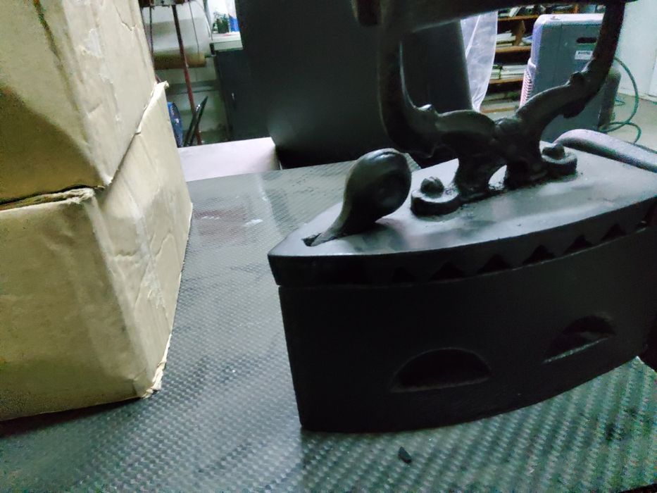 Fier de călcat pe carbune