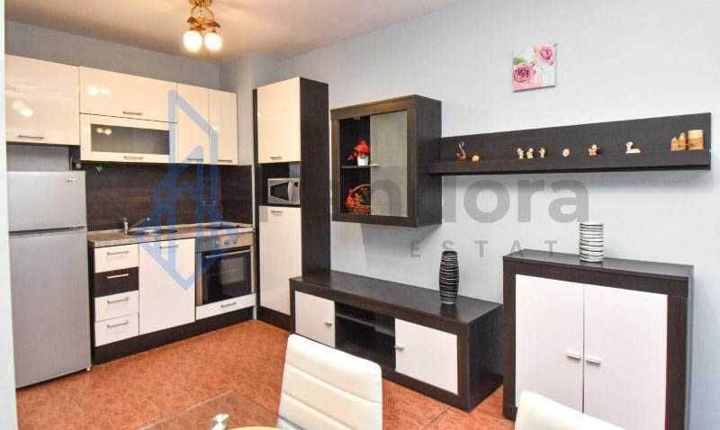 Двустаен апартамент под наем в кв. Хладилника