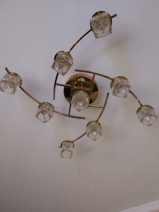 Продам люстру .в отличном состоянии!!!