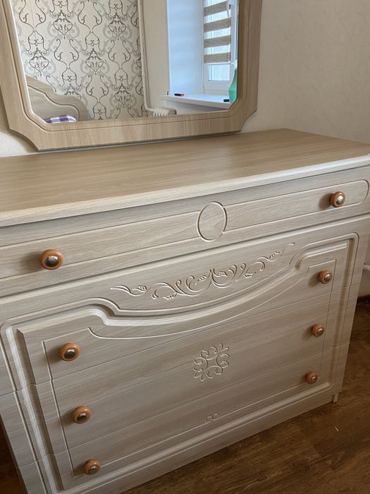 Комод + зеркало, б/у