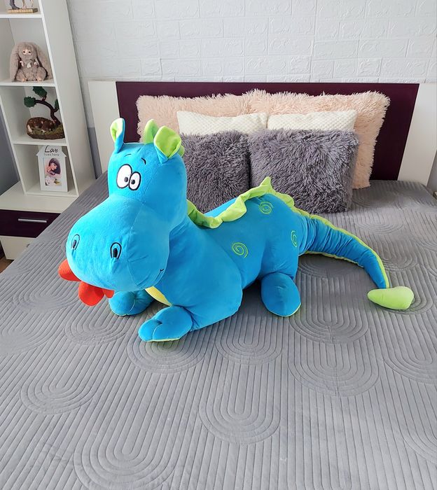 Огромен син динозавър