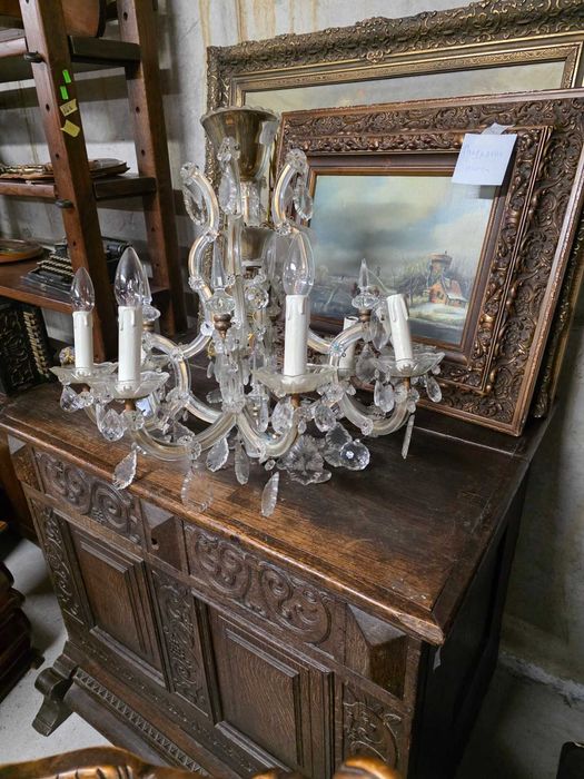 Шкаф в стил Чипъндейл