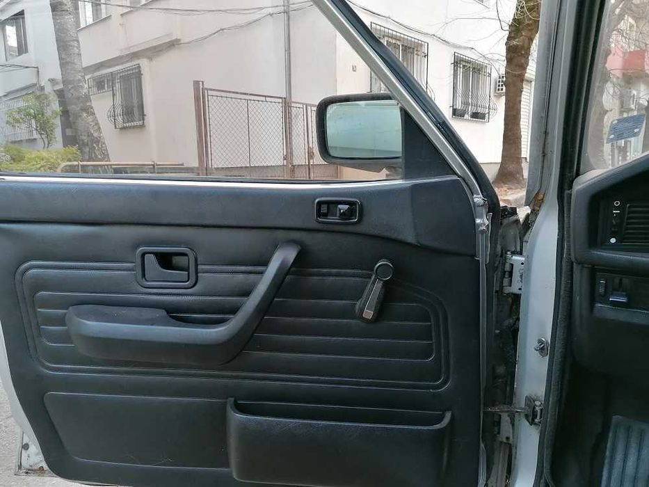 BMW 524tdа E28, 1983г, цялата кола за части, 2000лв. Намира се в София