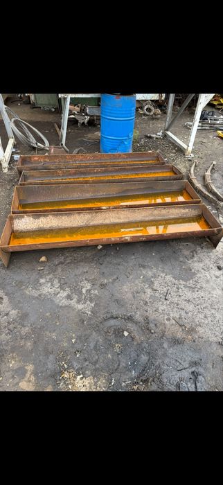 Halău / adapatoare de vanzare la diferite dimensiuni.