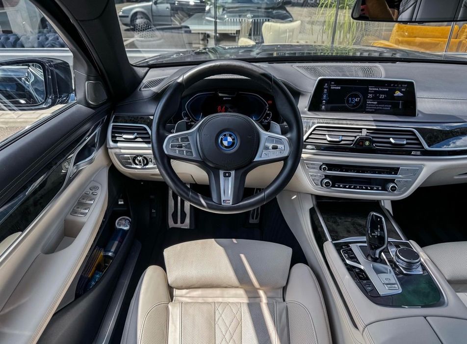 BMW Seria 7 BMW 745Le xDrive / 10.2021 / Plug-in Hybrid / Seria 7