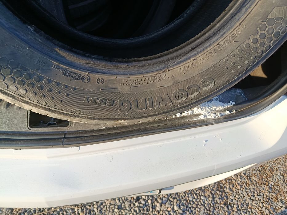 KUMHO 195/65/R15  4 штук Б/у.