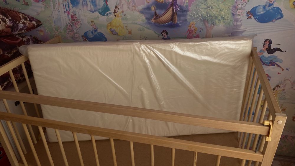 Продам срочно!Манеж в хорошем состоянии!