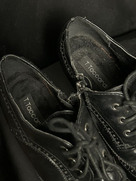 Закрытые туфли на шнуровке