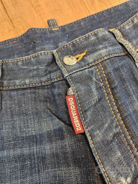 Jeans Dsquared2 scurți masura 50 originali 100%