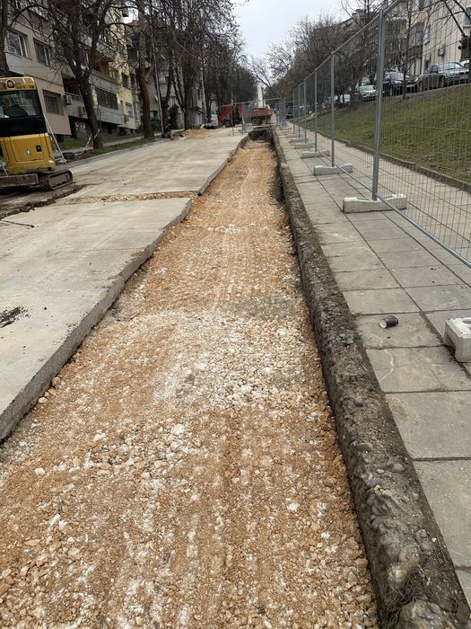 бобкат мини багер извозване и доставка на строителни материали