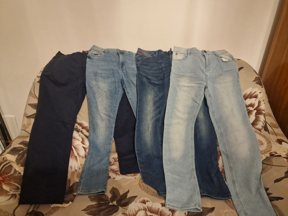 Vind blugi 12 ani ,băieti