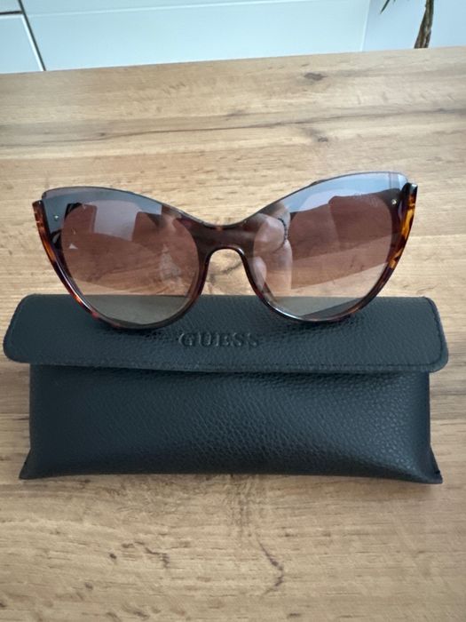 Дамски слънчеви очила Guess