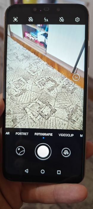 Huawei mate 20 lite impecabil.