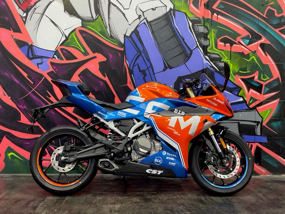 CFmoto 300 sr. 2024yil. Yangi ideal. Dugalar qo’yilgan. 30 ot kuchi.