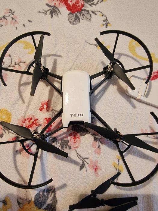 Vând dronă dji  tello.