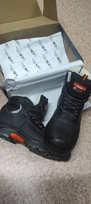 Зимняя спец обув 40 размер новый