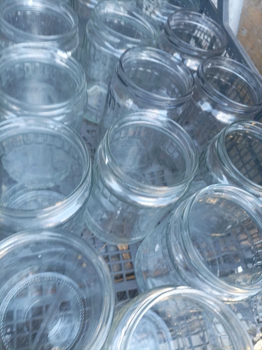 Продавам около 1000 броя буркани 580 мл в перфектно състояние