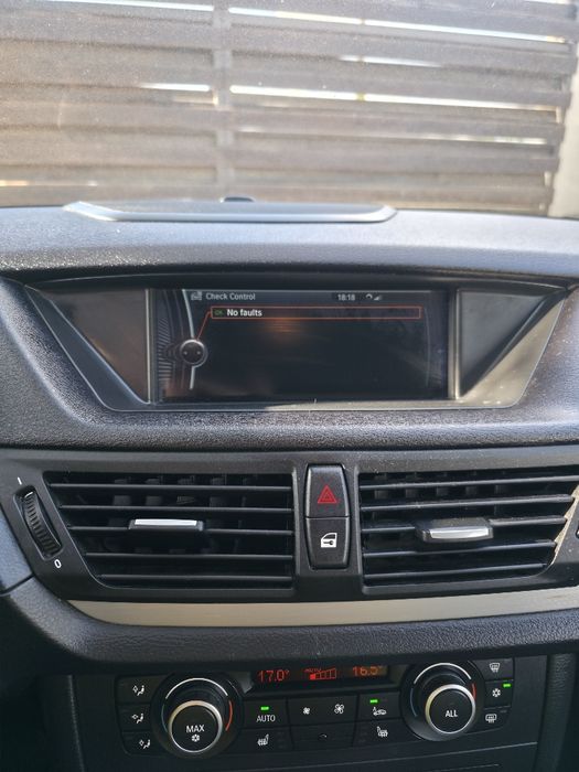 BMW X1 2011 — imagine 5