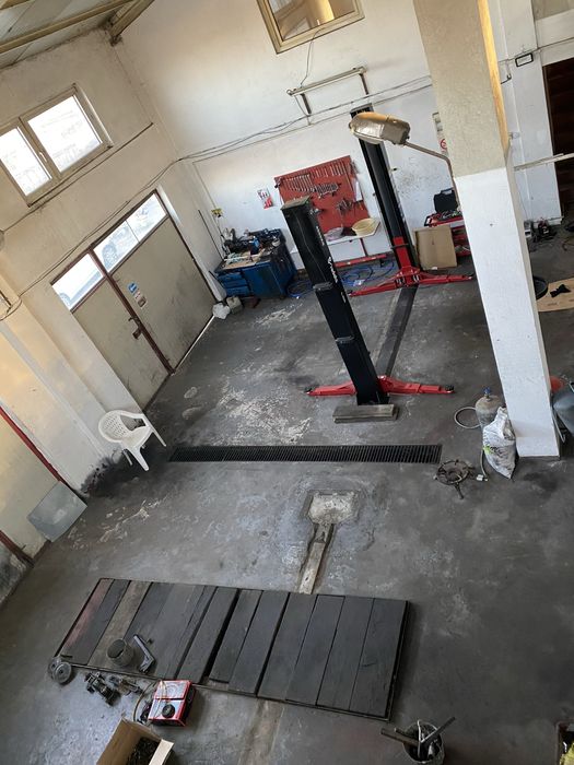 Inchiriez service auto hala garaj spatiu